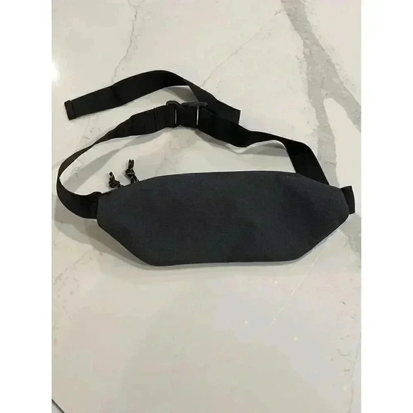 Champion Black Crossbody Fannypack/ Belt Bag Supreme Style - Picture 6 of 6